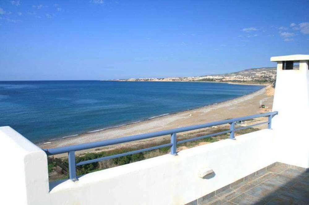 Blue Coral Beach Villas Пафос Екстер'єр фото