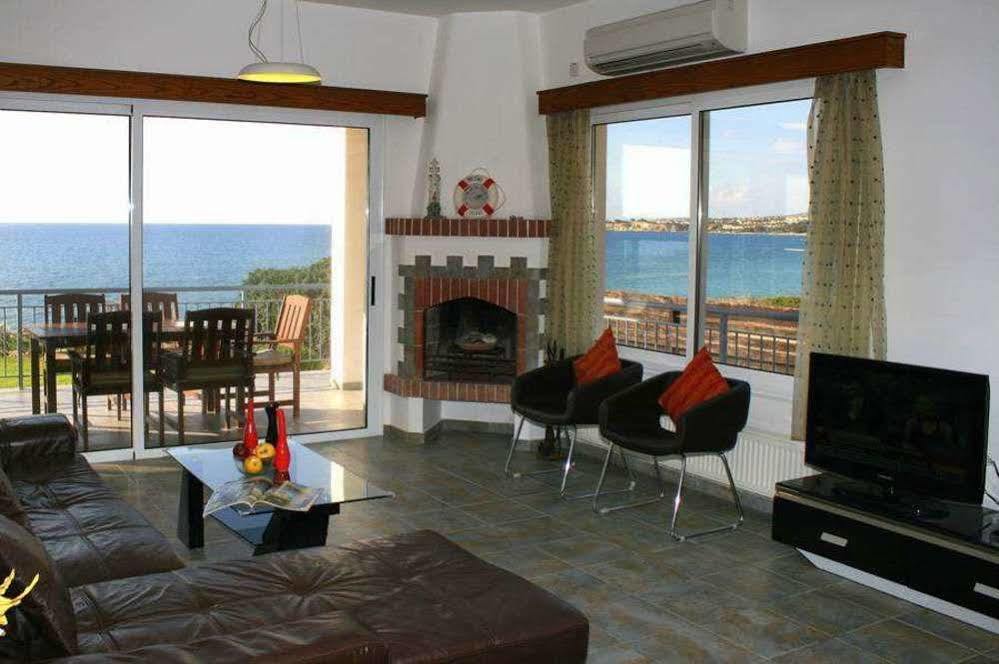 Blue Coral Beach Villas Пафос Екстер'єр фото