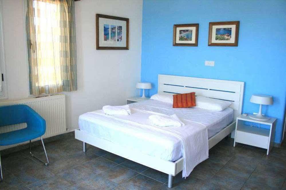 Blue Coral Beach Villas Пафос Екстер'єр фото