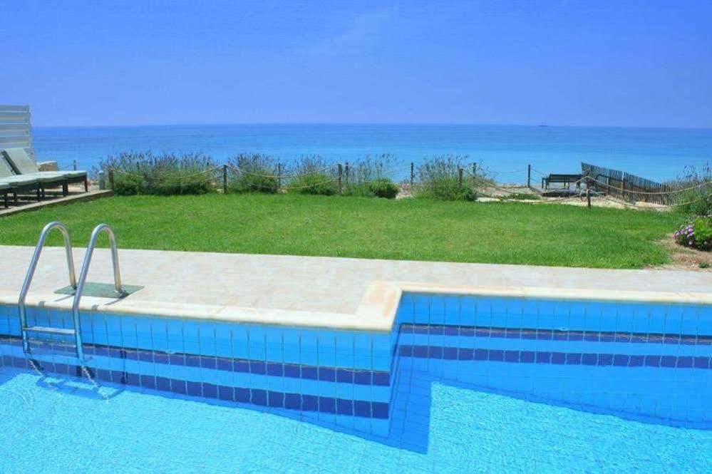 Blue Coral Beach Villas Пафос Екстер'єр фото