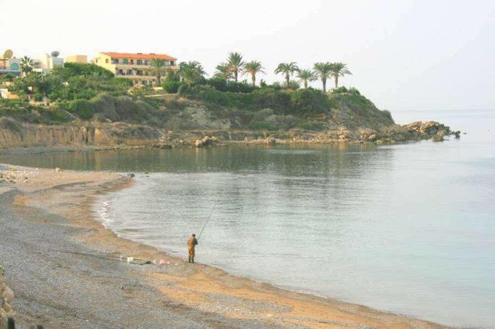 Blue Coral Beach Villas Пафос Екстер'єр фото