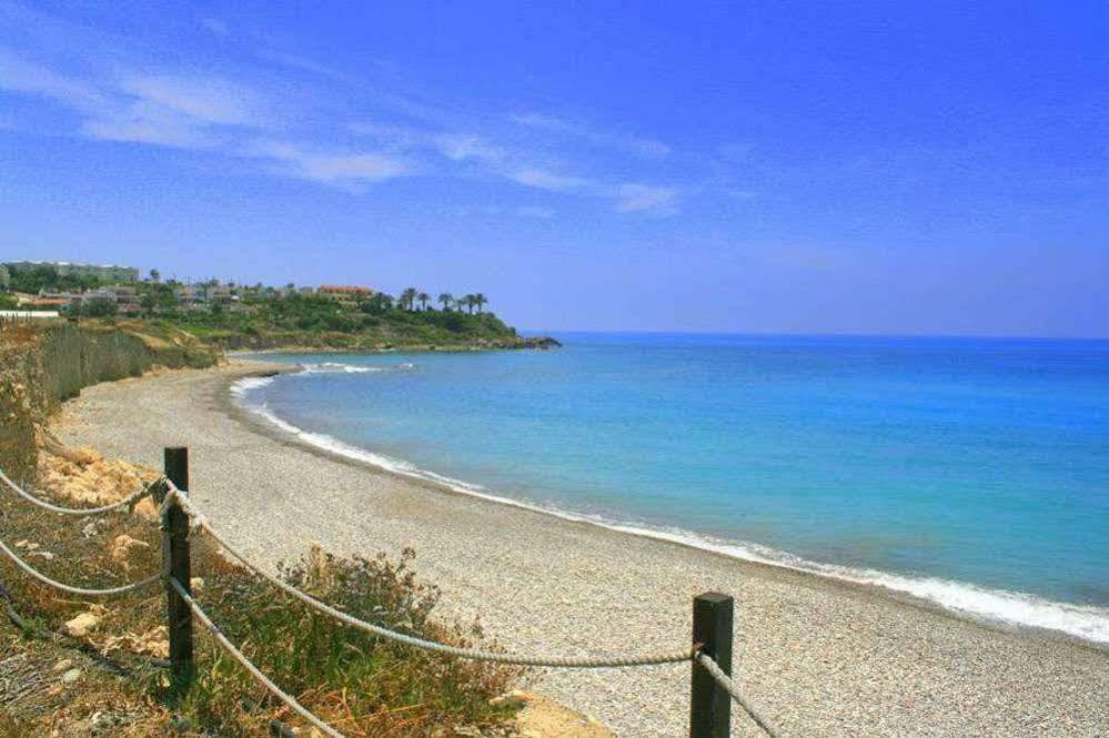 Blue Coral Beach Villas Пафос Екстер'єр фото